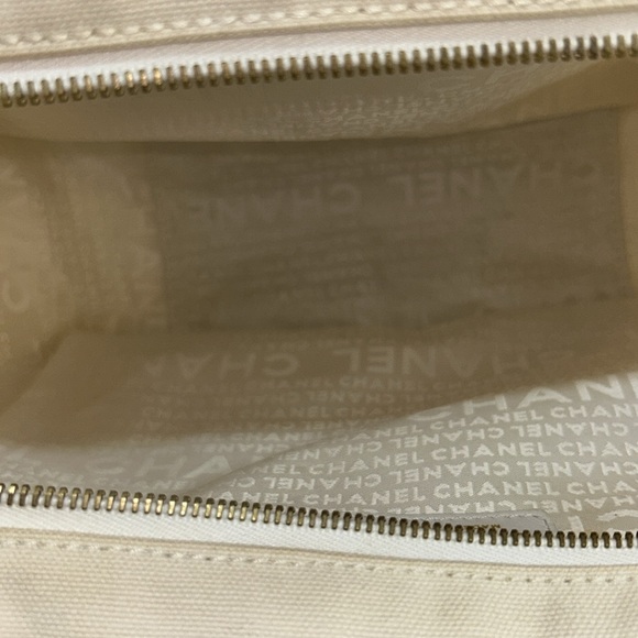 Chanel marshmallow bag - Picture 8 of 12